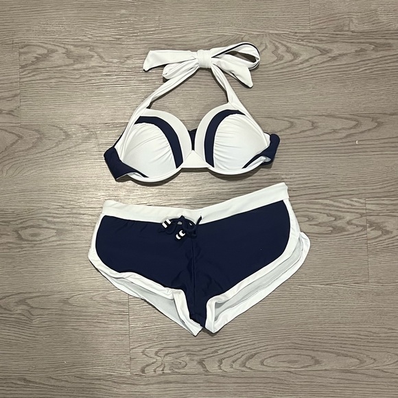 Other - NWOT! MAKE AN OFFER! Women’s bikini set, size S, never worn & in great condition